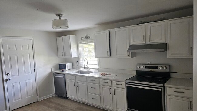 Building Photo - Charming 3-bedroom, 1-bath home!