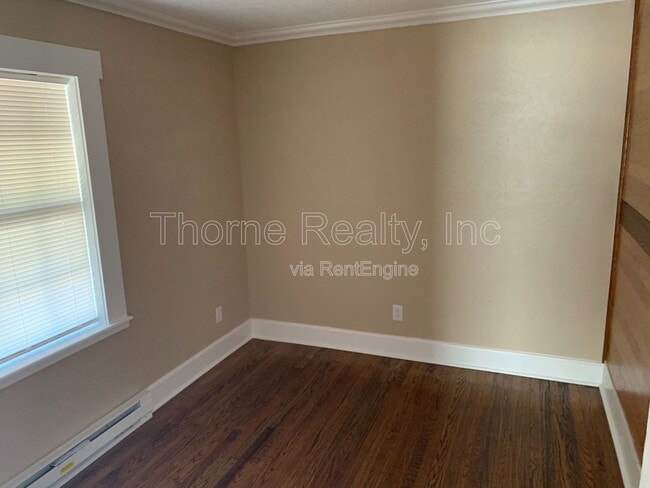 Building Photo - 813 Clark St