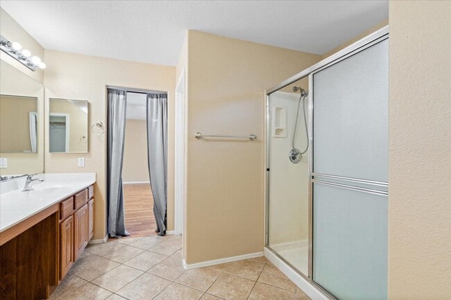 Building Photo - 6349 W Desert Hollow Dr