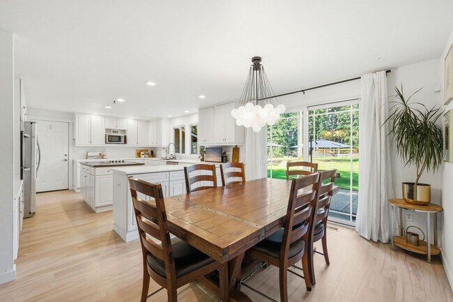 Building Photo - Gig Harbor farm home with great amenities - 5 bedroom 2 bath with garage and more - Available May...