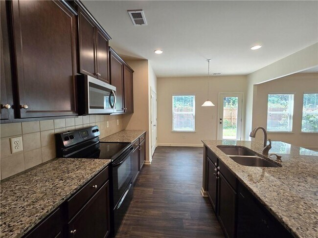 Building Photo - 1043 Blind Brook Cir