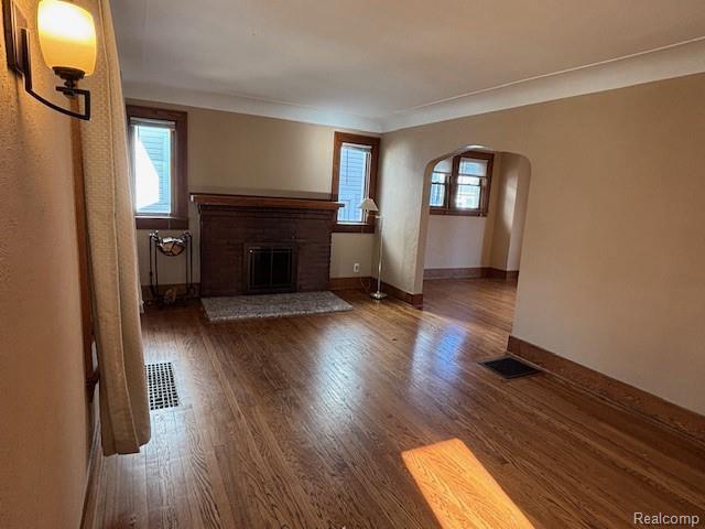 Building Photo - 901 Longfellow Ave