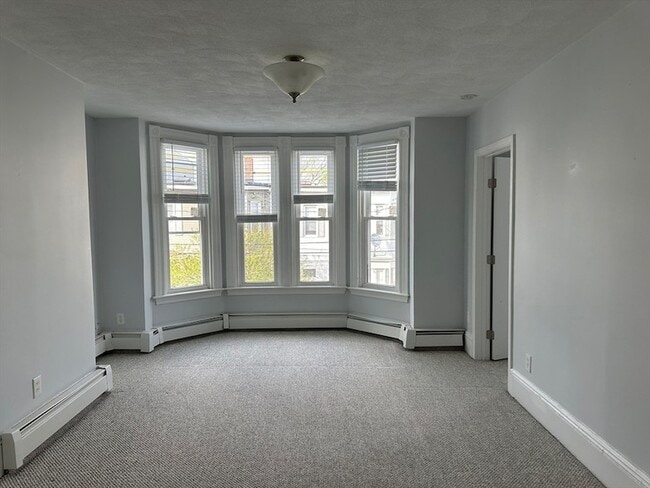 Building Photo - 479 Sumner St