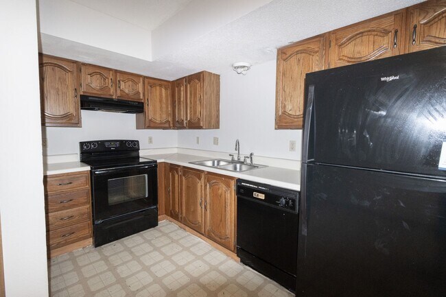 Building Photo - 3 Bed 2 bath Townhome