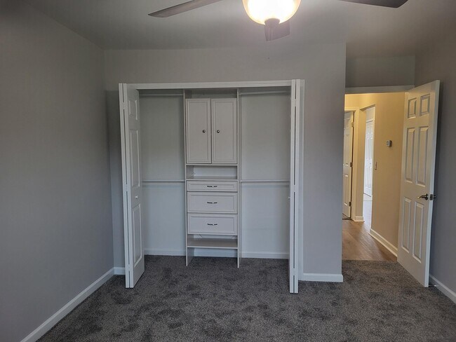 Building Photo - 11447 Lynhurst Dr