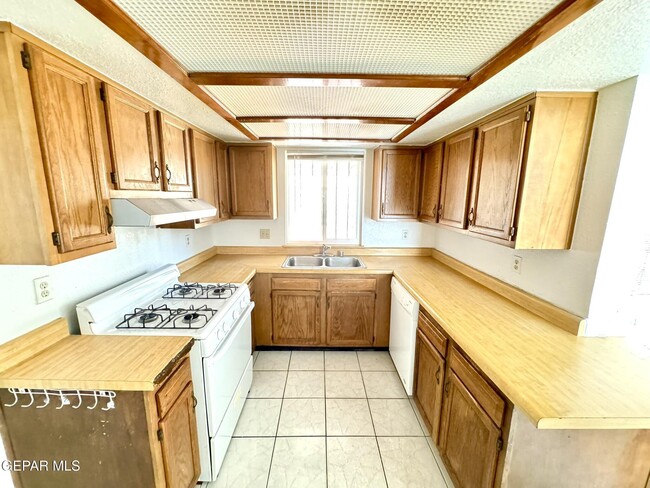 Building Photo - 2218 Seagull Dr