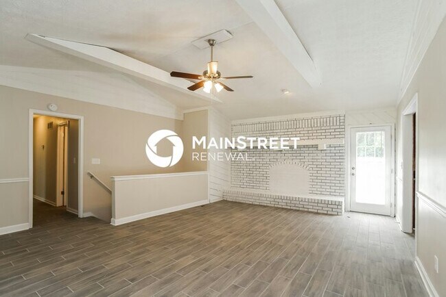 Building Photo - 3 Bedroom Pet-Friendly Home in Woodstock, GA with Main Street Renewal