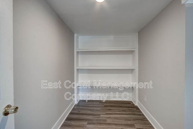 Building Photo - 122 S Carey St