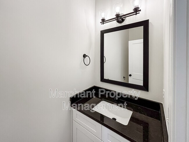 Building Photo - 15 Gerru Ct