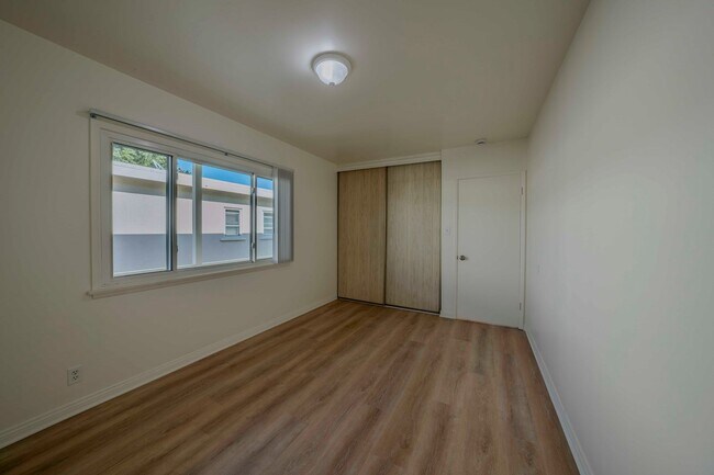 Building Photo - 69 Glendora Ave