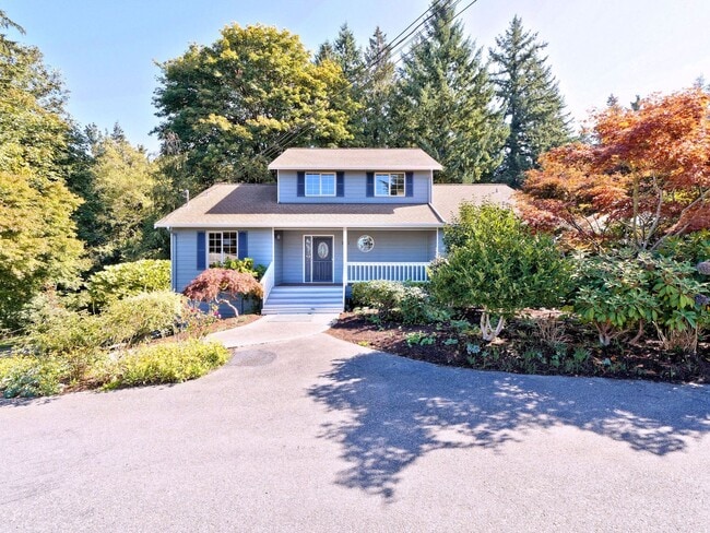 Building Photo - 721 Crown Dr