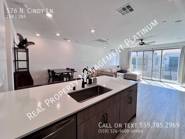 Building Photo - 576 N Cindy Ln