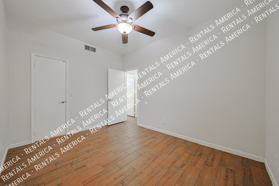 Building Photo - 8888 N 47th Ave