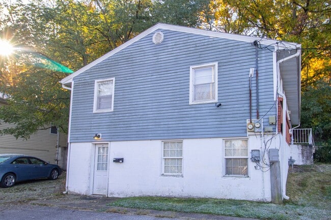 Building Photo - 1814 Sunrise Dr