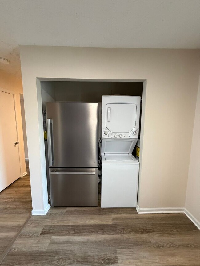 Building Photo - 4615 Dow Ct