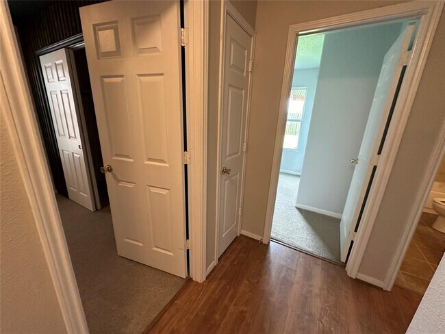 Building Photo - 4918 Fair Oak Dale Ln