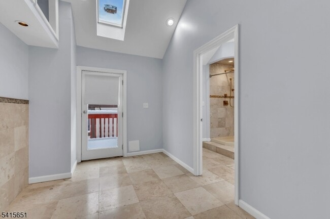 Building Photo - 323 Van Houten Ave