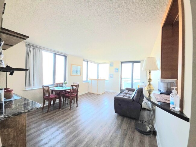 Building Photo - 526 Pacific Ave