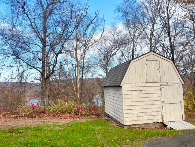 Building Photo - 524 Saybrook Rd