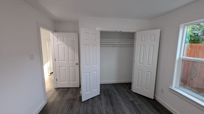 Building Photo - ?Your Houston Gem: 3 Beds, 2.5 Baths, Carport ?