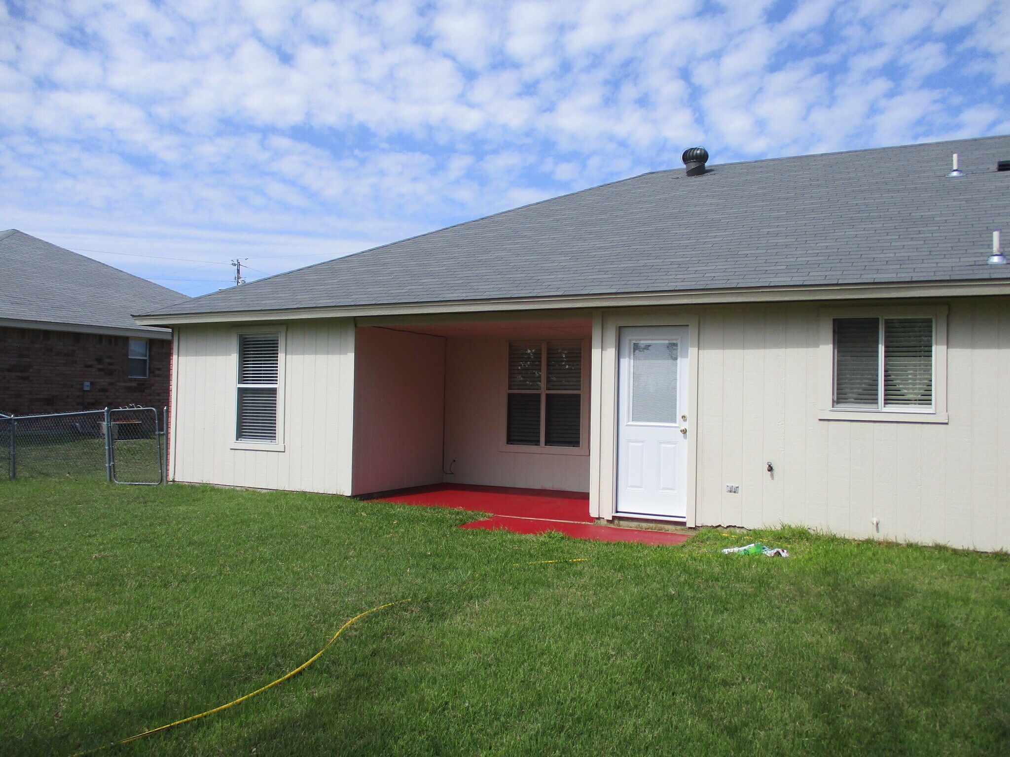 Building Photo - 179 Armadillo Ln