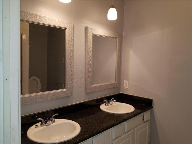 Building Photo - 2530 Long Reach Dr