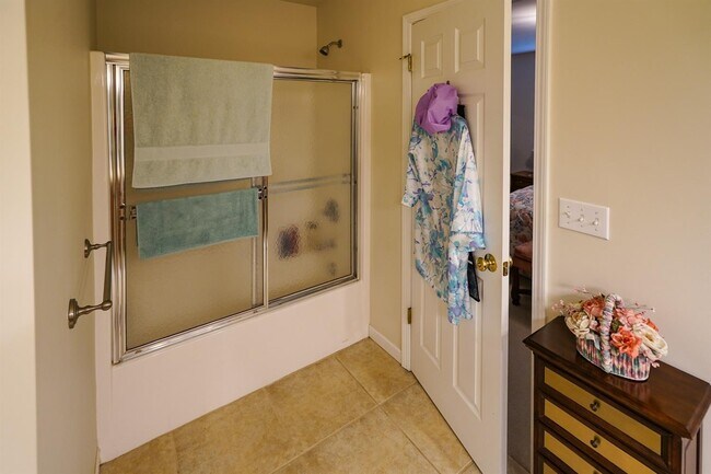 Building Photo - 276 Stone Glen Ct