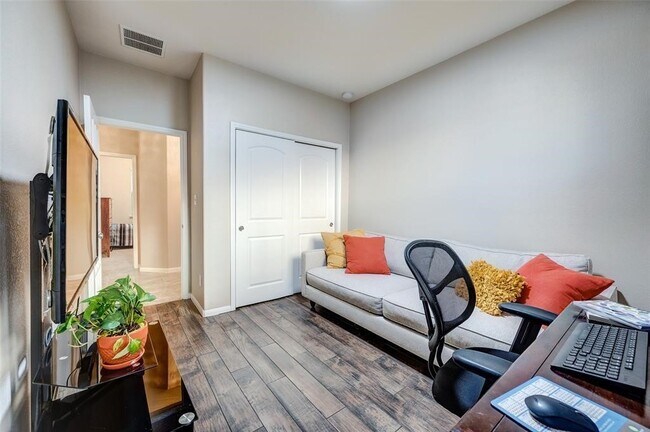 Building Photo - 23831 Villa Lisa Dr