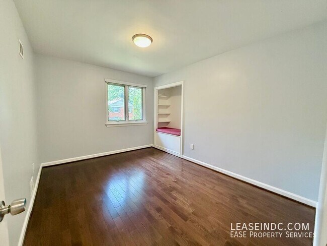 Building Photo - 4439 Springdale St NW
