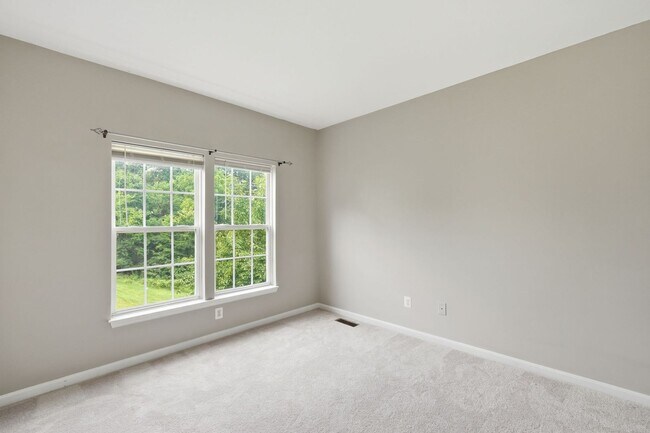 Building Photo - Experience the perfect blend of comfort, style, and functionality in this beautifully designed fo...