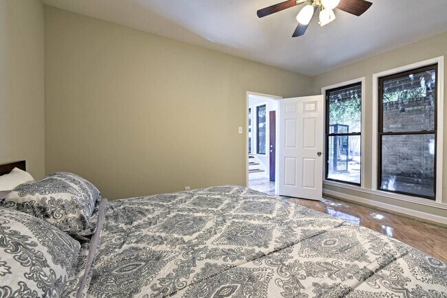 Building Photo - Completely remodeled and furnished Waterfront property!