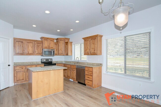 Building Photo - 10724 N Cypress