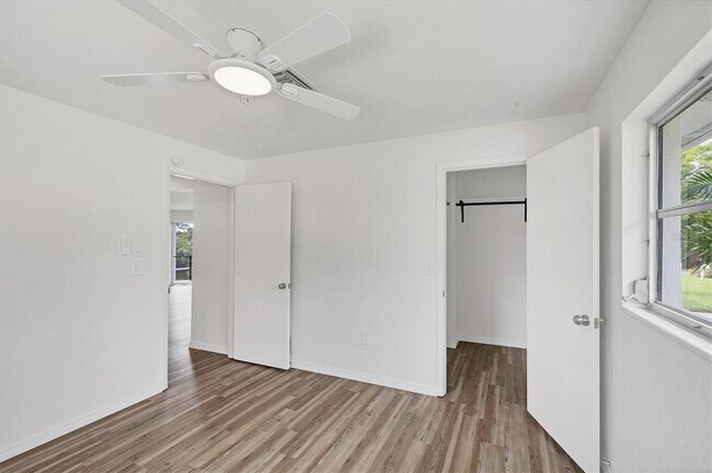 Building Photo - 2460 Whippoorwill Cir