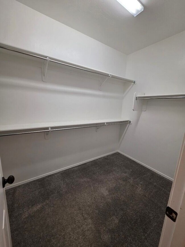 Building Photo - Great family home in Red Rock