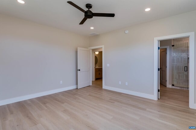 Building Photo - 91 Willow Creek Dr