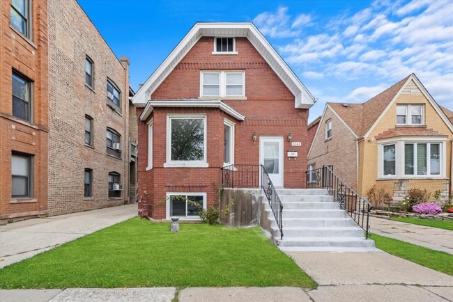 Primary Photo - 3 bedroom in Chicago IL 60641