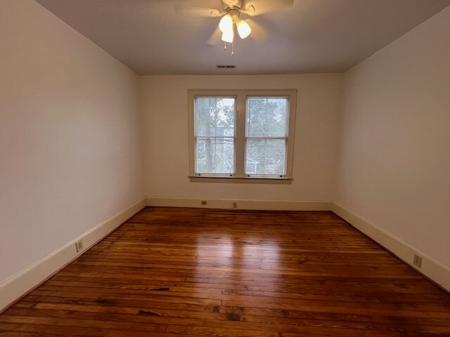 Building Photo - 325 S 6th St