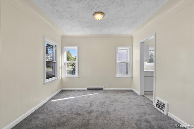 Building Photo - 13575 Rutherford St