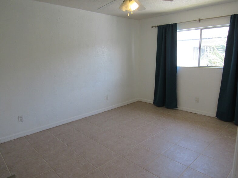 Bedroom 1 - 411 N Halifax Ave