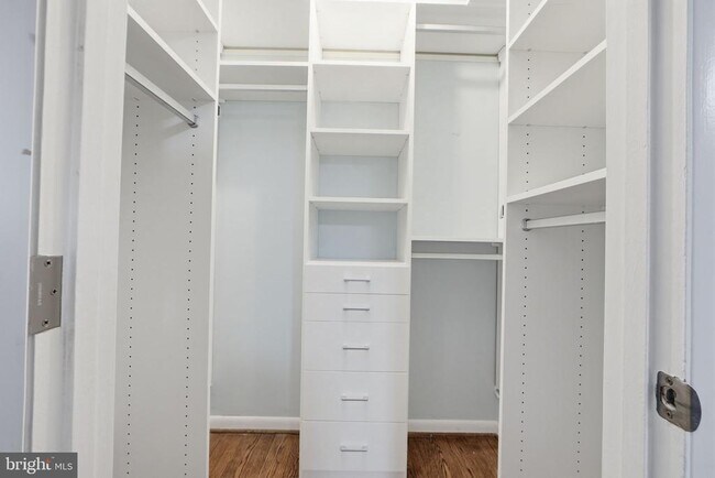 Building Photo - 808 Cottonwood Dr