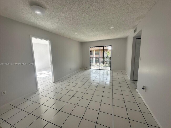 Building Photo - 9808 Hammocks Blvd