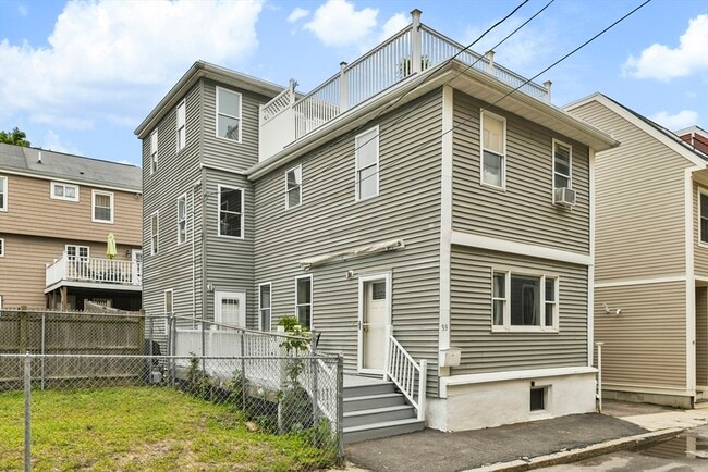 Building Photo - 93 Dresser St