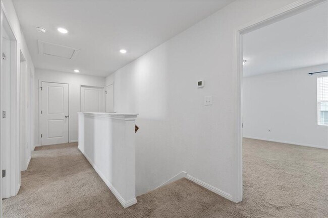 Building Photo - 336 Wonderful Life Way