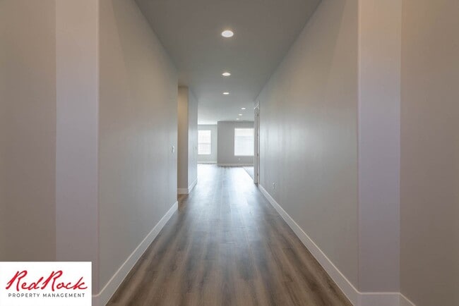 Building Photo - Beautiful 4-Bedroom 2.5 Bath with a 3 Car ...