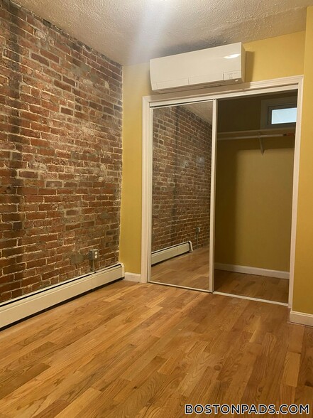 Building Photo - 250 Western Ave