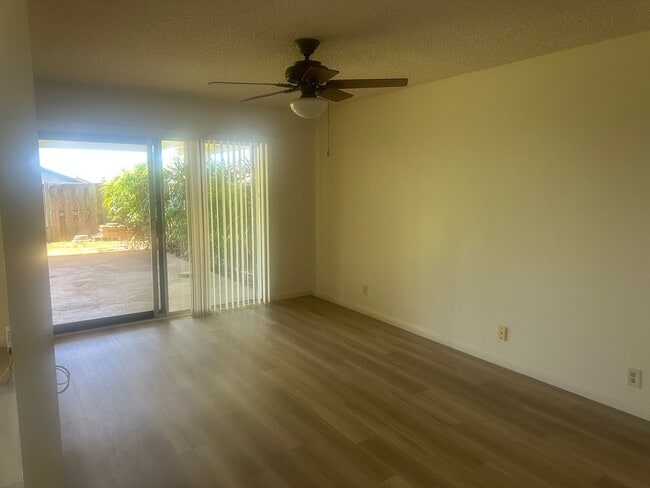 Building Photo - Single level 3 bedroom 2 bath home in Waip...