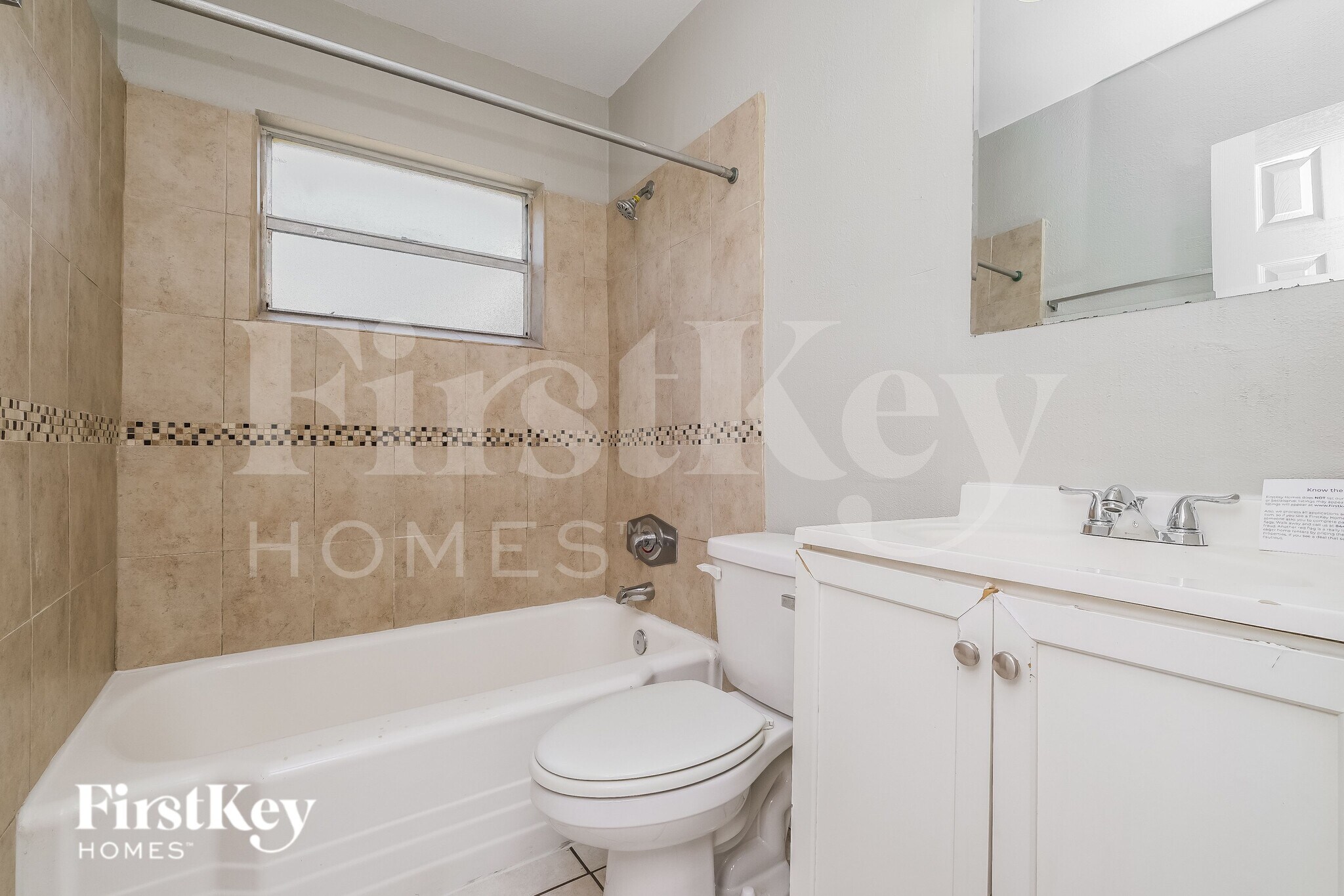 Building Photo - 10910 N 15th St