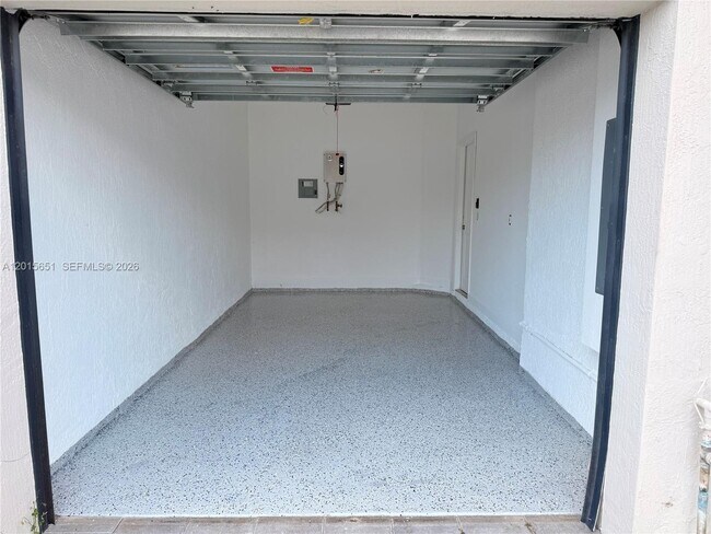 Building Photo - 1328 SE 26th Ter