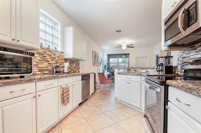 Building Photo - 21471 SW 89th Ct