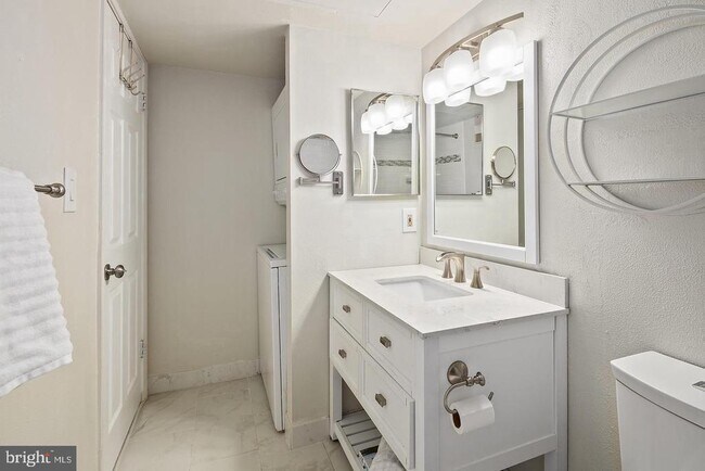 Building Photo - 12157 Penderview Terrace